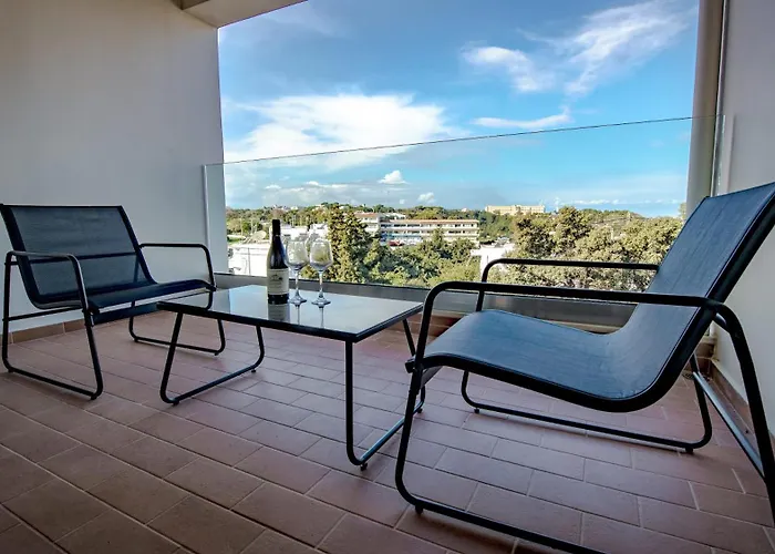 Eden Sunflower - Luxurious Apartment With Sea View