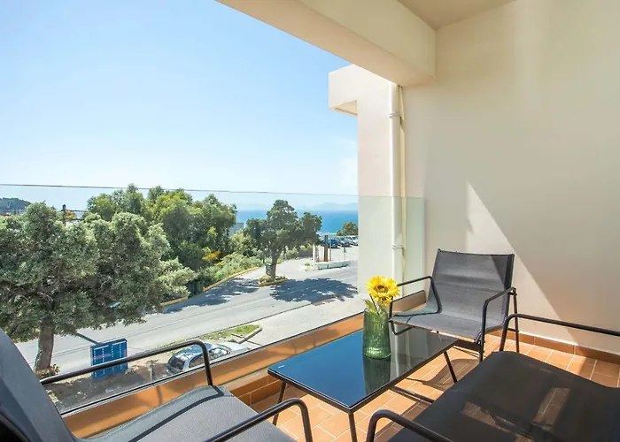 Eden Sunflower - Luxurious Apartment With Sea View